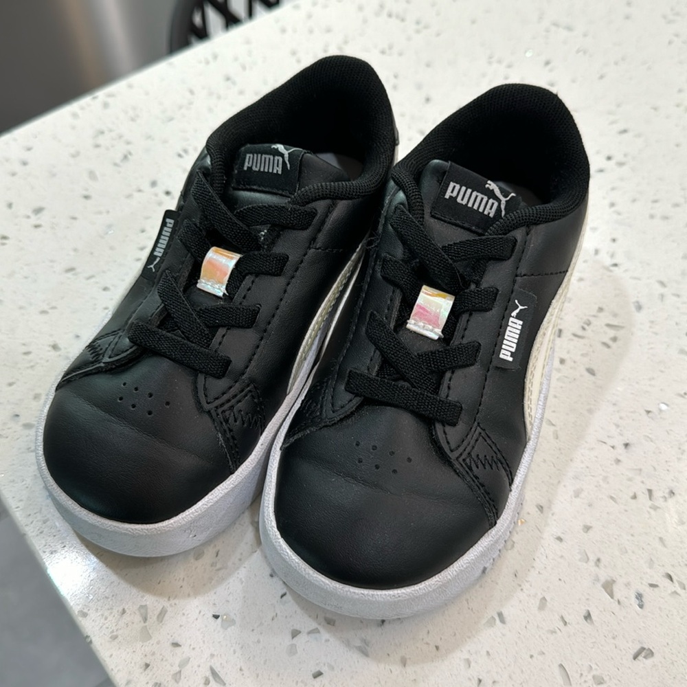 Size 9 kids puma shoes